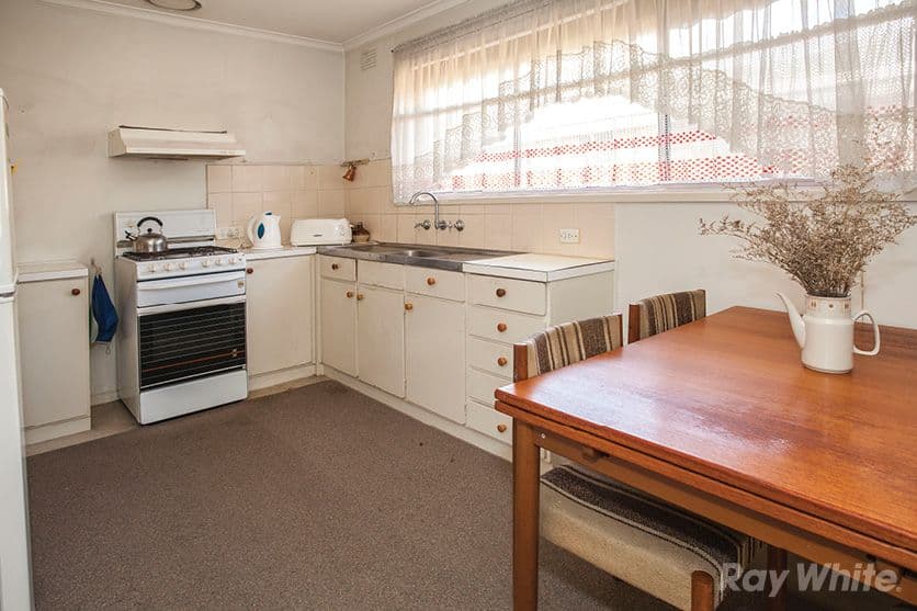 8 Sunrise Drive, Mulgrave VIC 3170, Mulgrave - Thumbnail 2