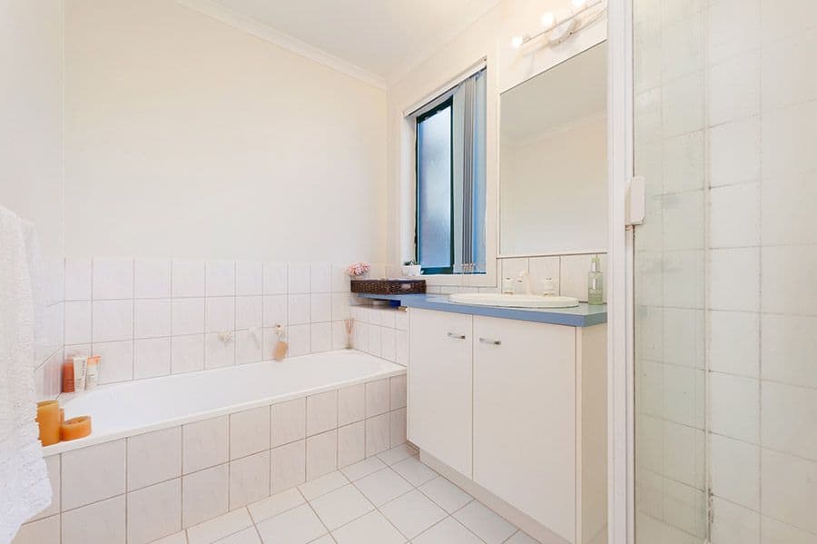 13 McLaurin Avenue, Roxburgh Park VIC 3064, Roxburgh Park - Thumbnail 5