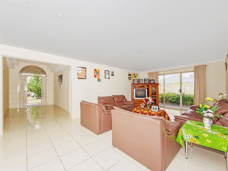 3 Solander Grove, TARNEIT VIC 3029, Tarneit - Thumbnail 3