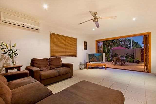 26 Aruma Avenue, BURLEIGH WATERS QLD 4220, Burleigh Waters - Thumbnail 3