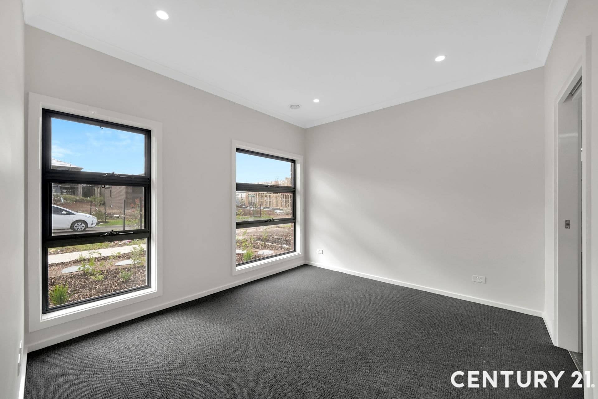 Suite 4 241-244 Caroline Springs Blvd, Caroline Springs, VIC, 3023, Deanside - Thumbnail 2