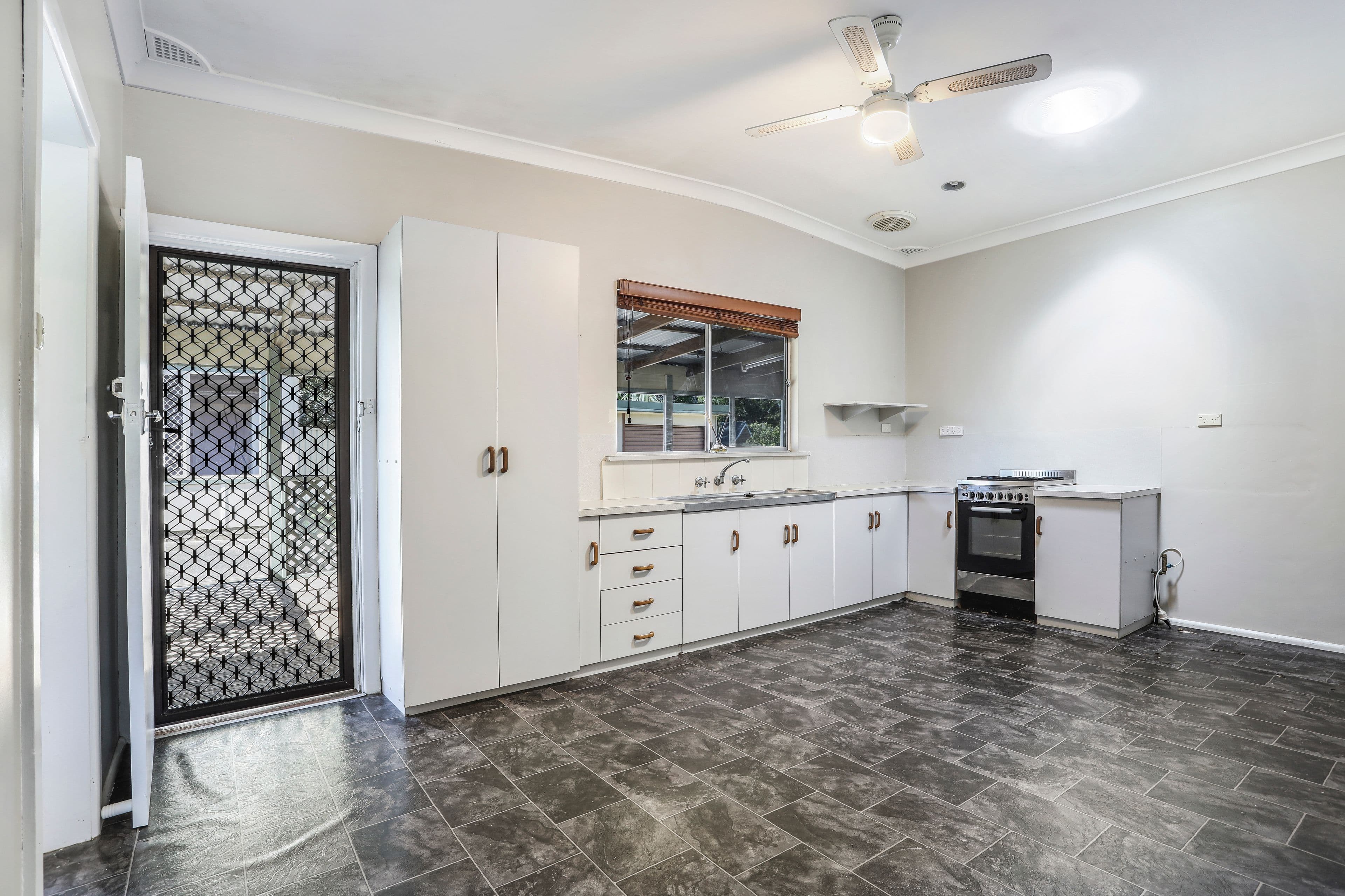 27 Lakeway Drive, Lake Munmorah NSW 2259, Lake Munmorah - Thumbnail 4