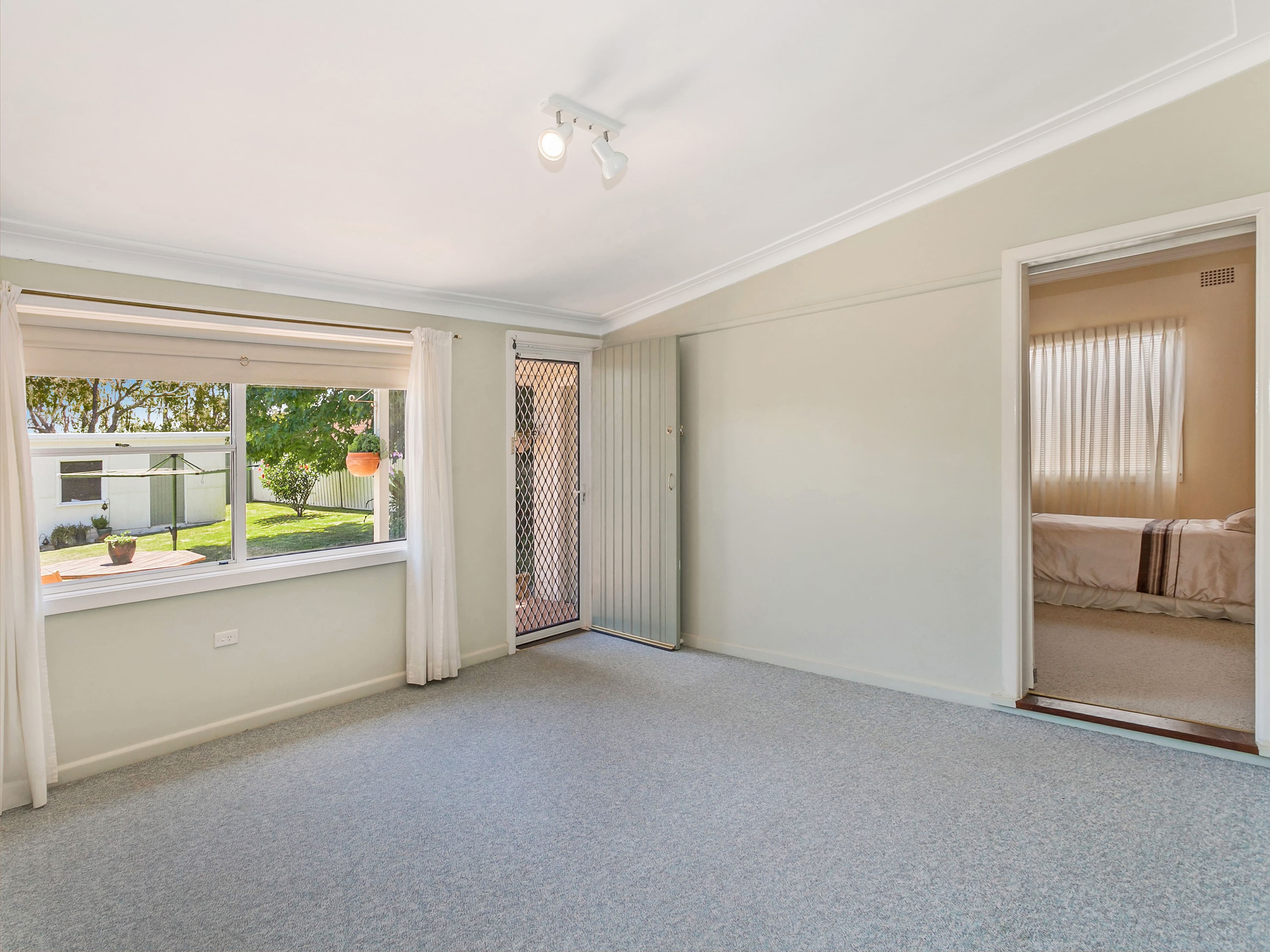 79 Warabin Street, Waterfall - Thumbnail 5