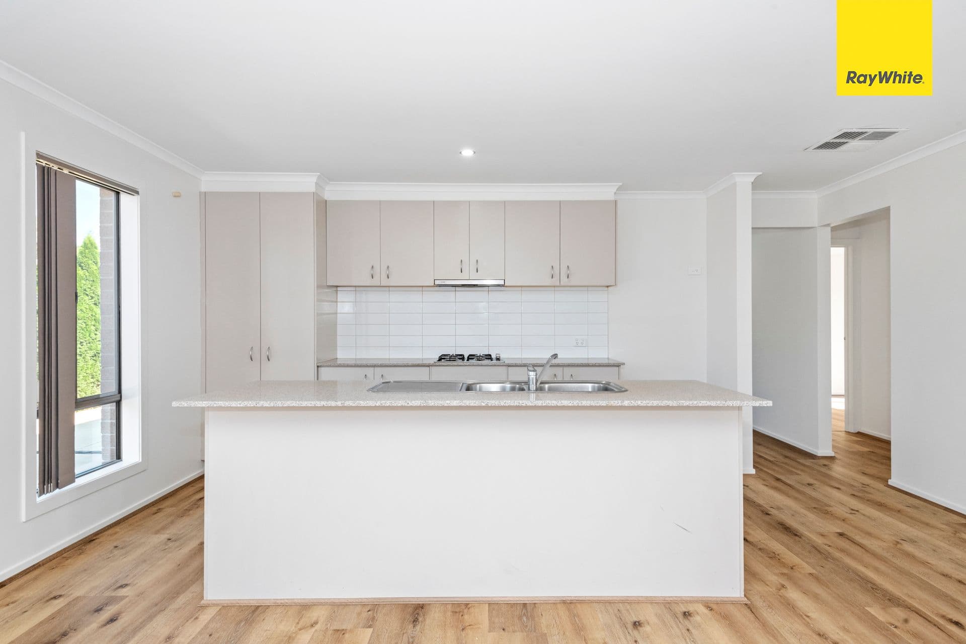 47 Stockwell Street, Melton South VIC 3338, Melton South - Thumbnail 4