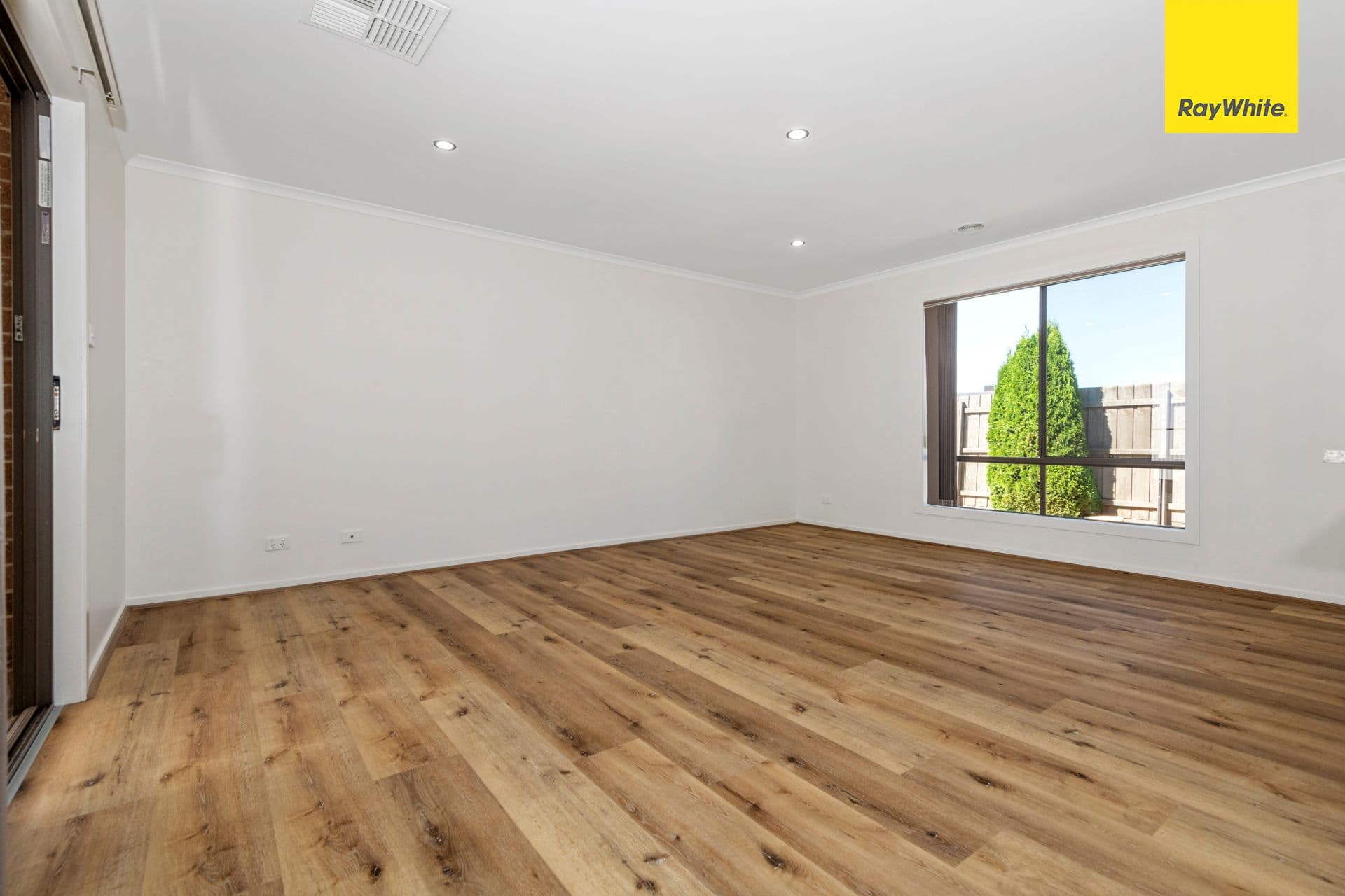 47 Stockwell Street, Melton South VIC 3338, Melton South - Thumbnail 6
