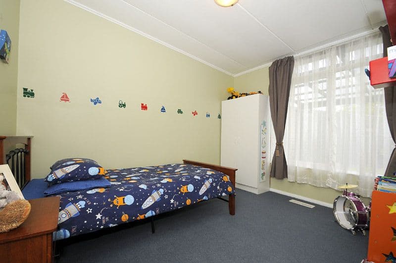 18 Moira Avenue, FERNTREE GULLY VIC 3156, Ferntree Gully - Thumbnail 4