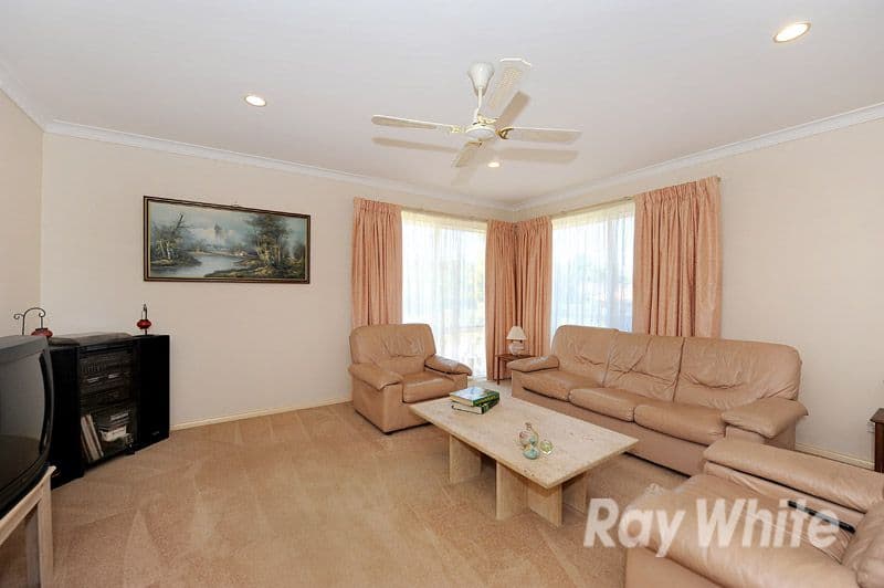 15 Hardy Court, BERWICK VIC 3806, Berwick - Thumbnail 2