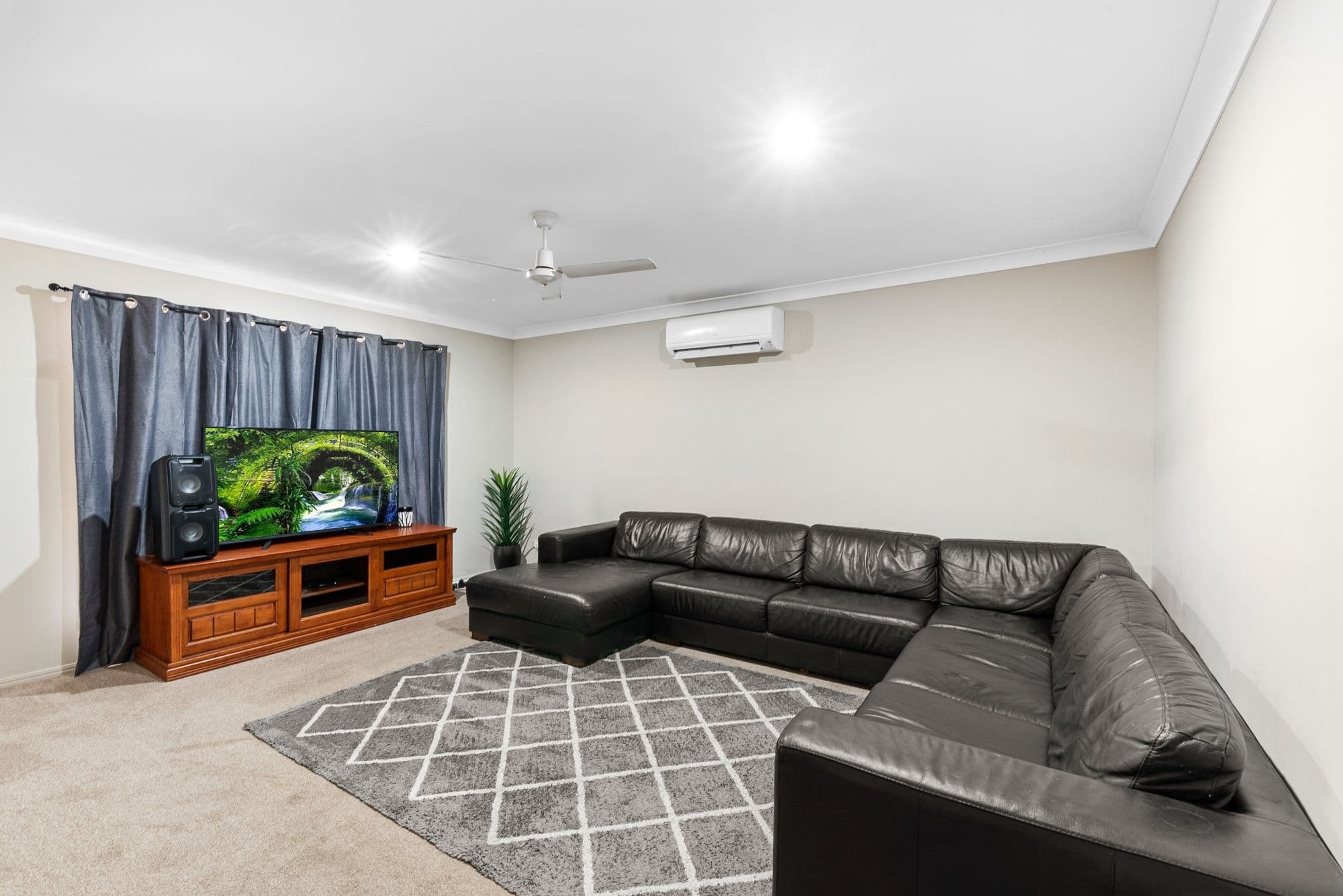 42 George Street, Deception Bay QLD 4508, Deception Bay - Thumbnail 2