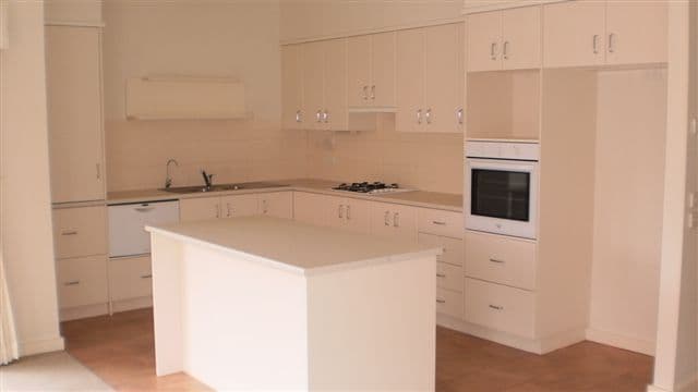 24 Branchilly Drive, ROXBURGH PARK VIC 3064, Roxburgh Park - Thumbnail 2