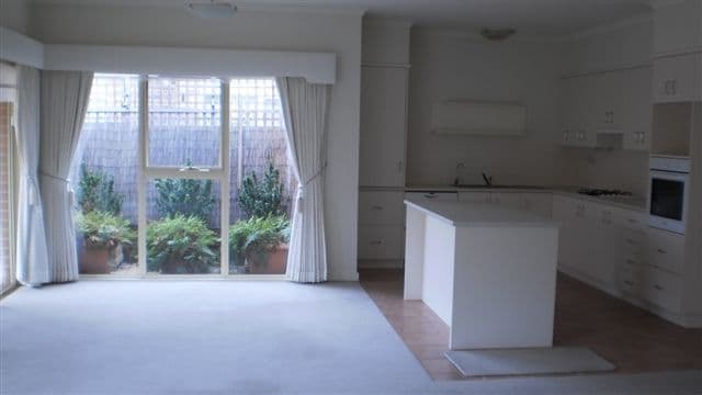 24 Branchilly Drive, ROXBURGH PARK VIC 3064, Roxburgh Park - Thumbnail 4