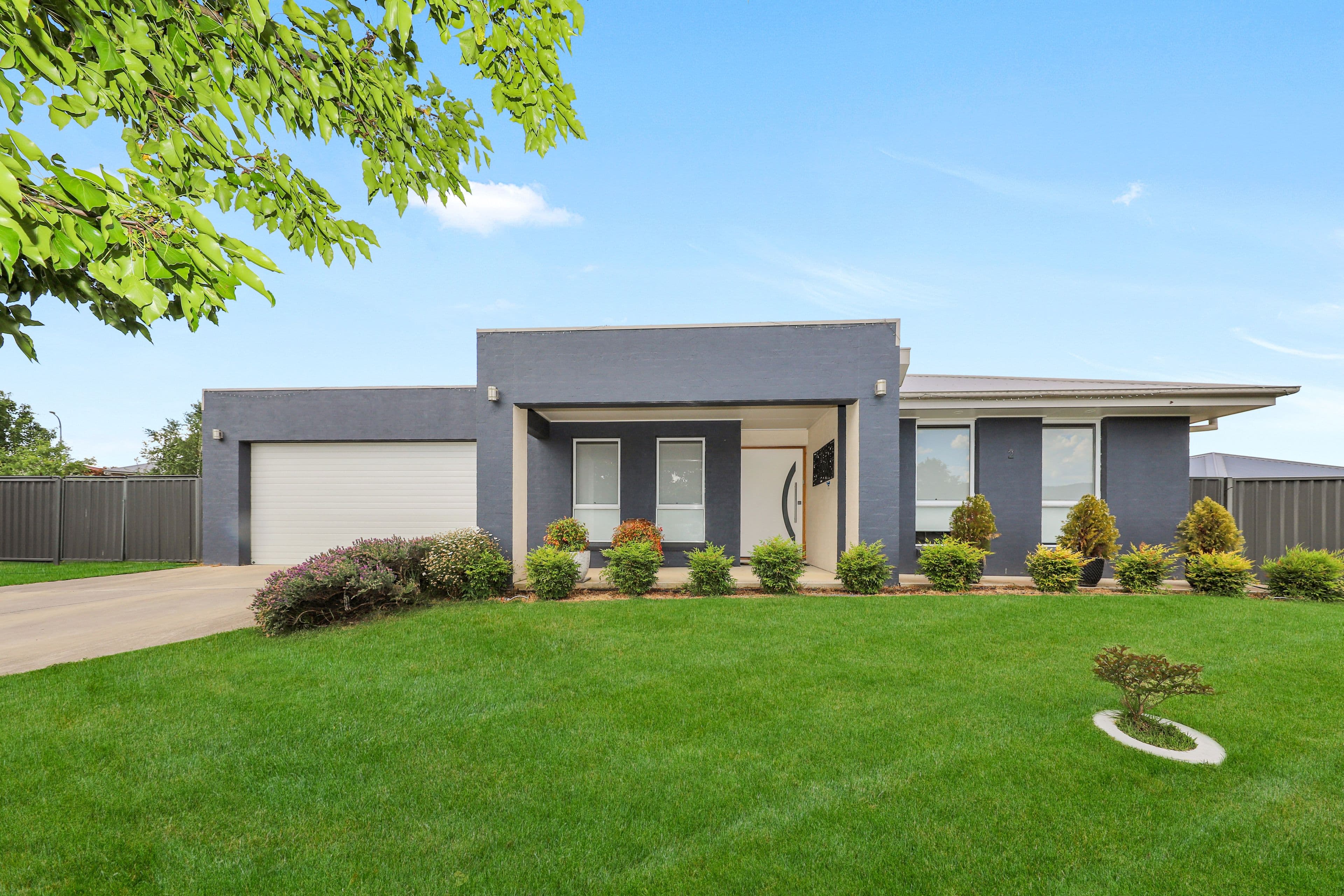 2 Boyd Grove, Tumut NSW 2720, Tumut - Thumbnail 2