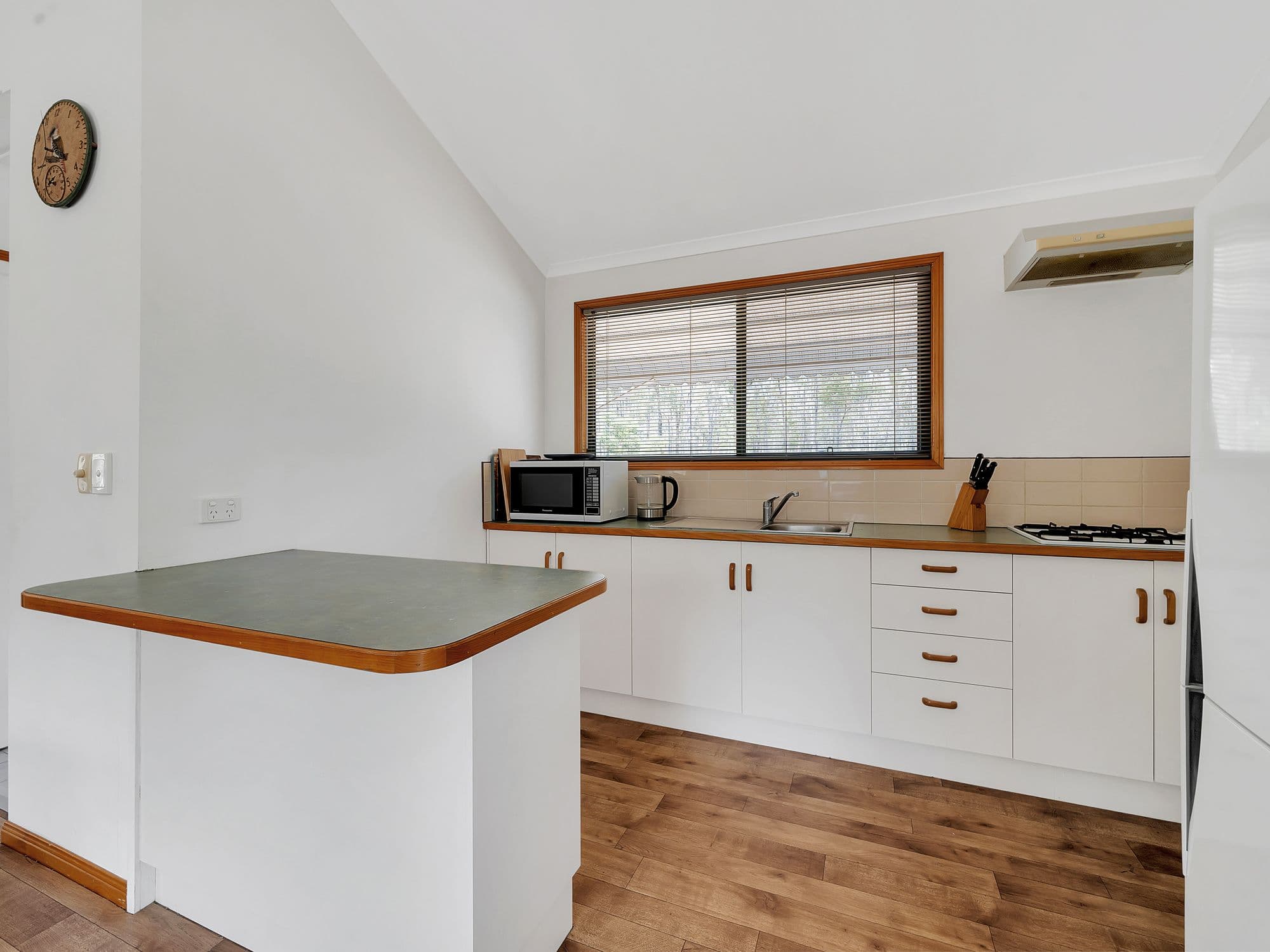 41 Pine Crescent, Esk QLD 4312, Esk - Thumbnail 2