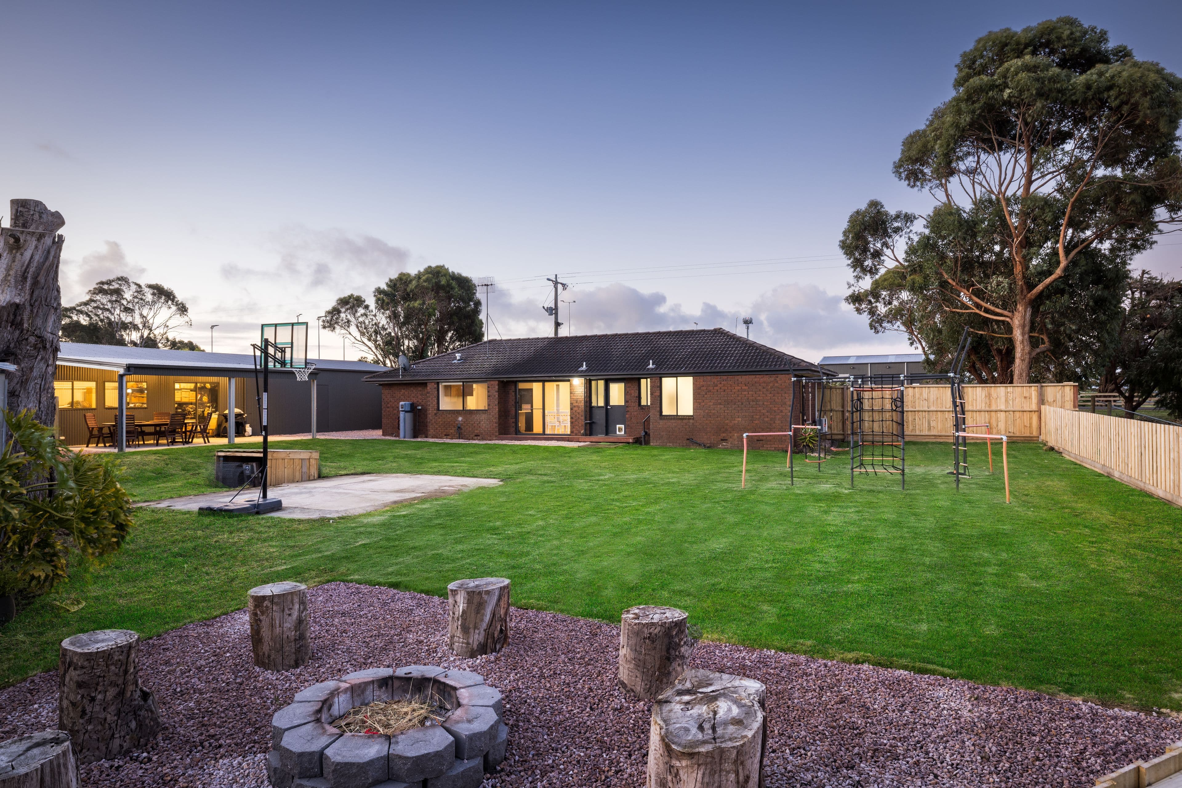 10 Barries Road, Bushfield VIC 3281, Bushfield - Thumbnail 2