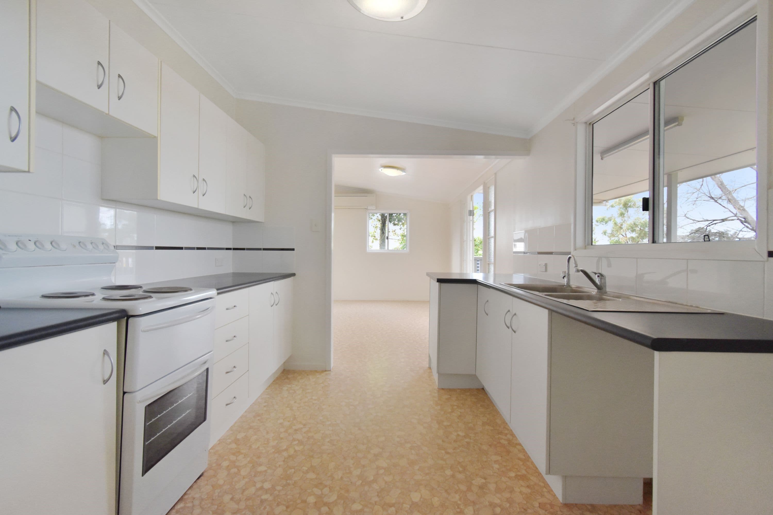 174 Crane Street, Longreach QLD 4730, Longreach - Thumbnail 3