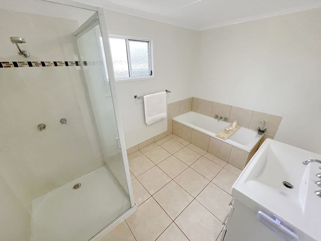 174 Crane Street, Longreach QLD 4730, Longreach - Thumbnail 7