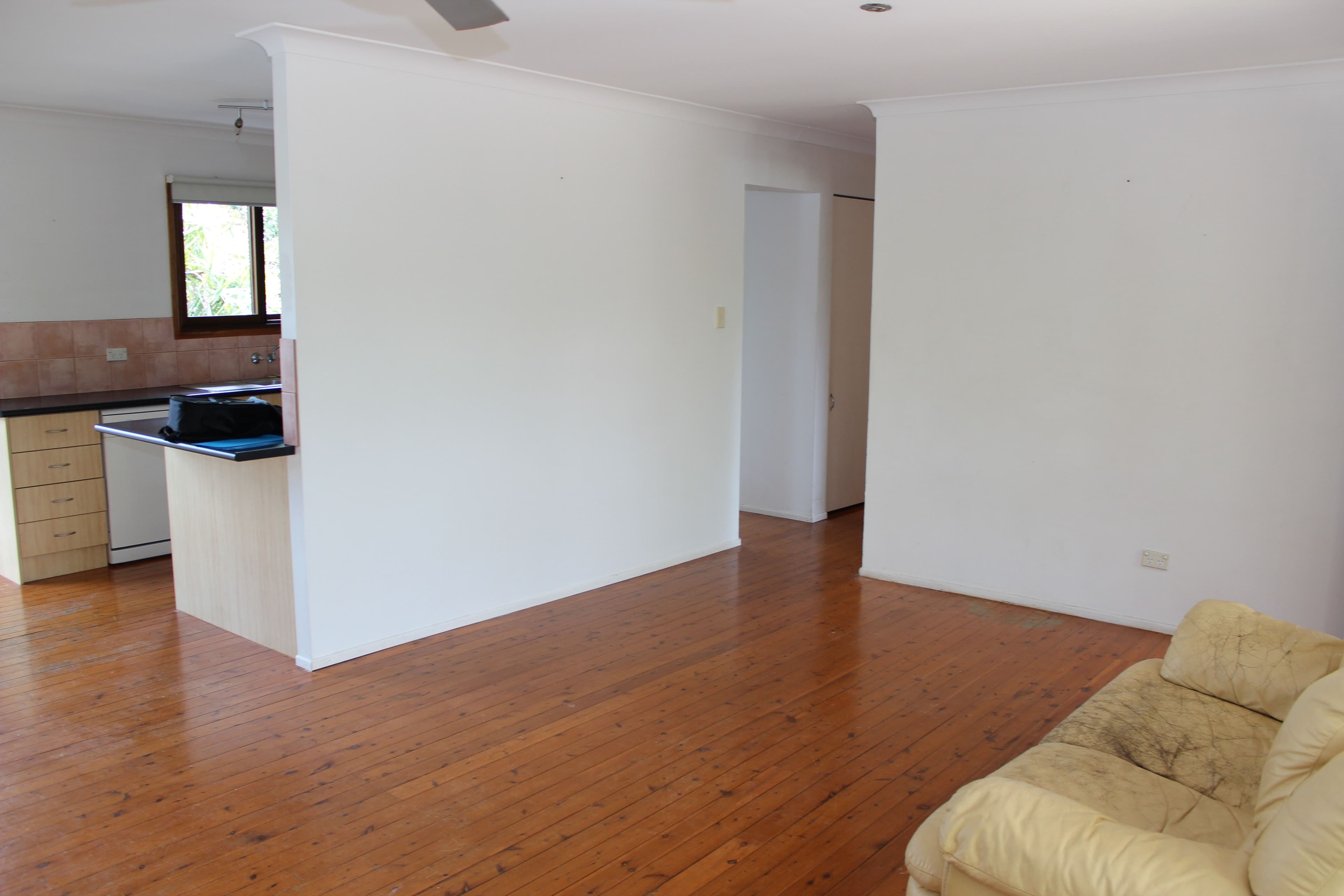 2 Eileen Avenue, Southport QLD 4215, Southport - Thumbnail 4