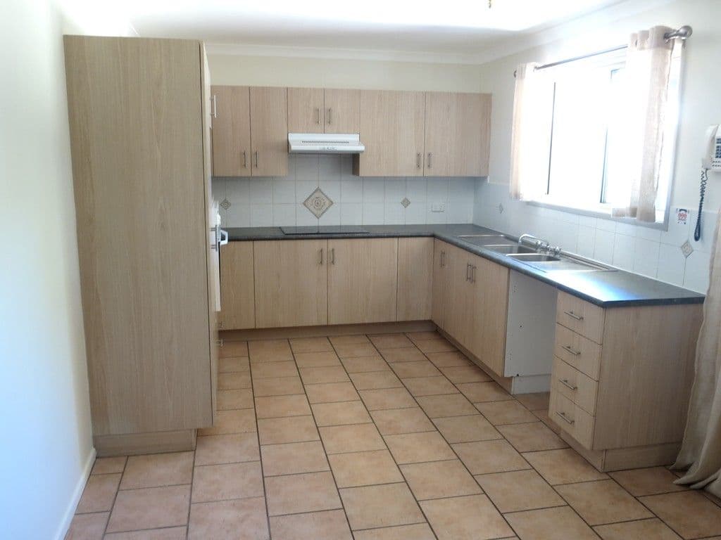 11 Statesman Drive, Emerald QLD 4720, Emerald - Thumbnail 2