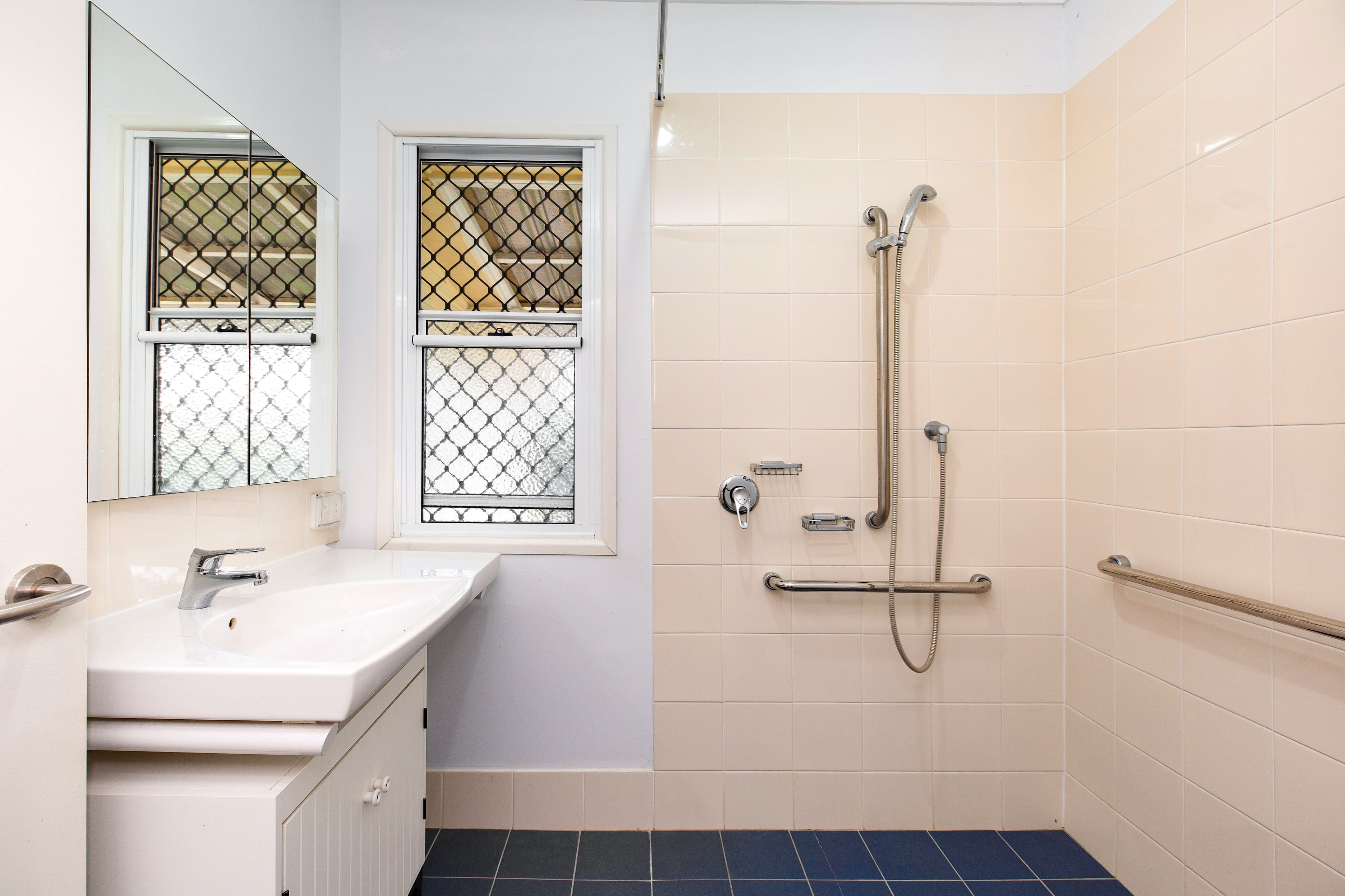 15 Queensthorpe Street, Tarragindi QLD 4121, Tarragindi - Thumbnail 8