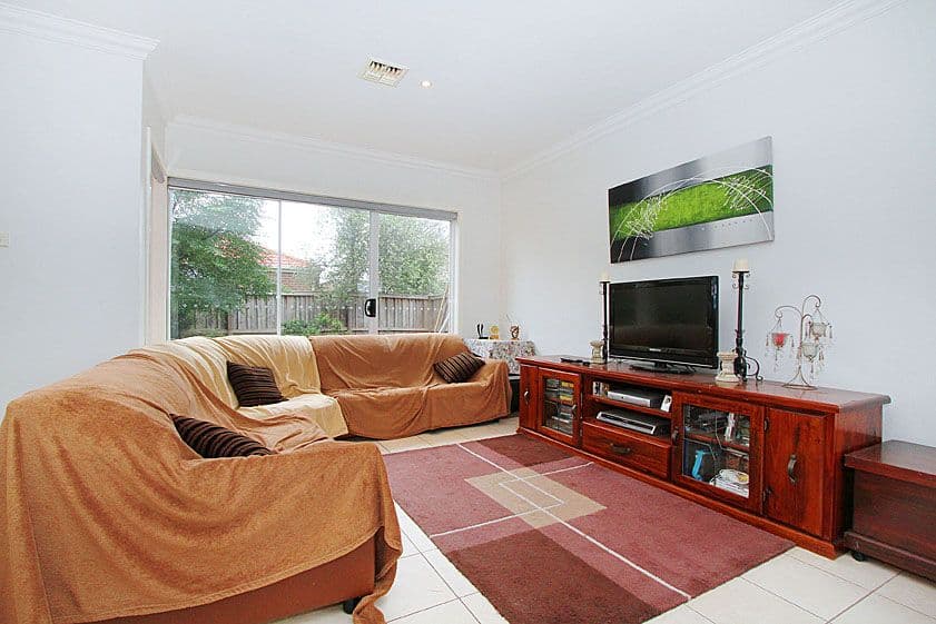 11 Brentwood Place, ROXBURGH PARK VIC 3064, Roxburgh Park - Thumbnail 4