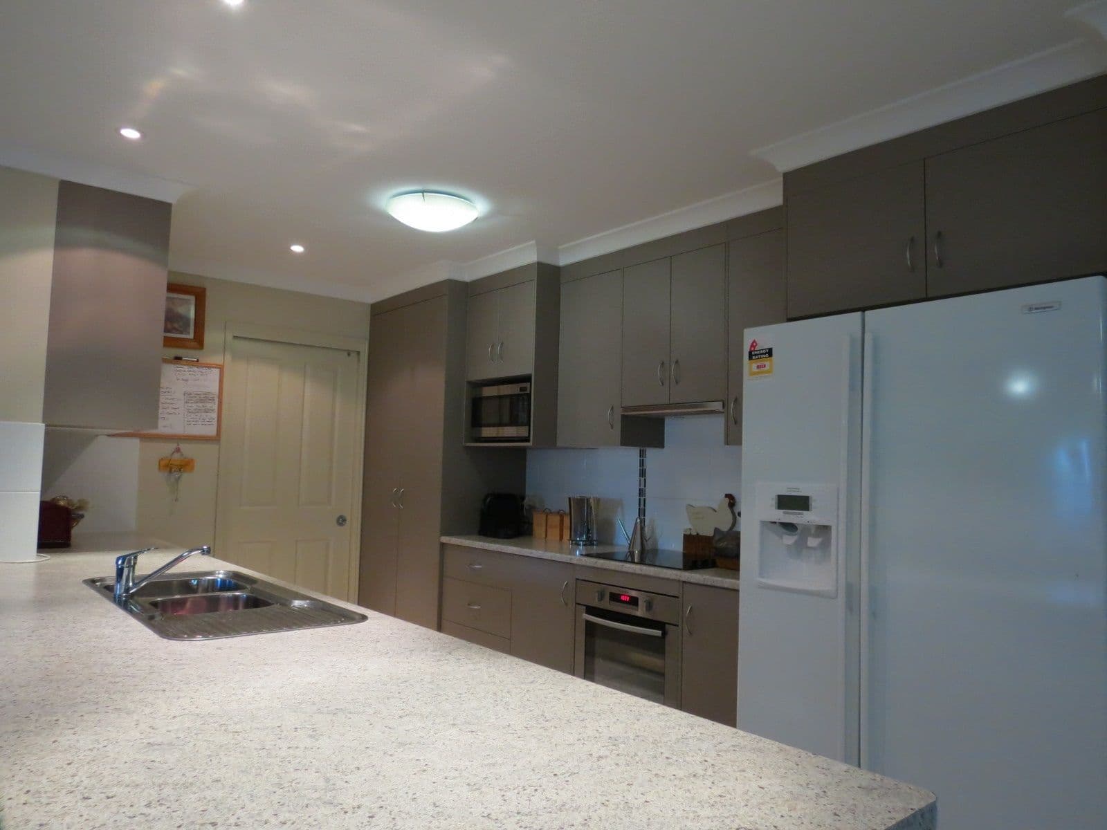 33 Moriarty Street, Emerald QLD 4720, Emerald - Thumbnail 2