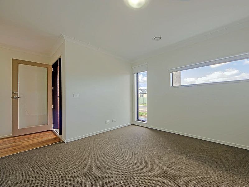 4 Pride Grove, WYNDHAM VALE VIC 3024, Wyndham Vale - Thumbnail 2