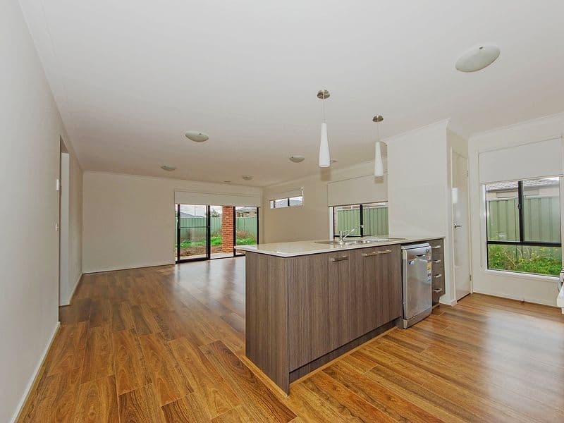4 Pride Grove, WYNDHAM VALE VIC 3024, Wyndham Vale - Thumbnail 3