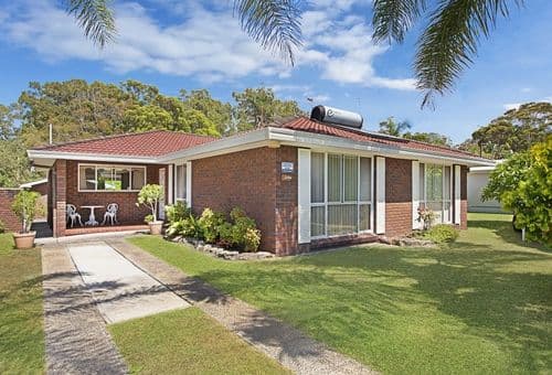 11 Lake Street, North Avoca, North Avoca - Image 1