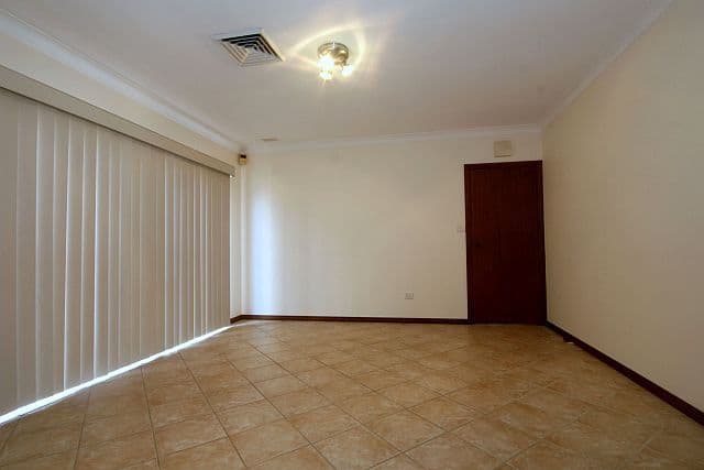 17 Bellevue Avenue, GEORGES HALL NSW 2198, Georges Hall - Thumbnail 3