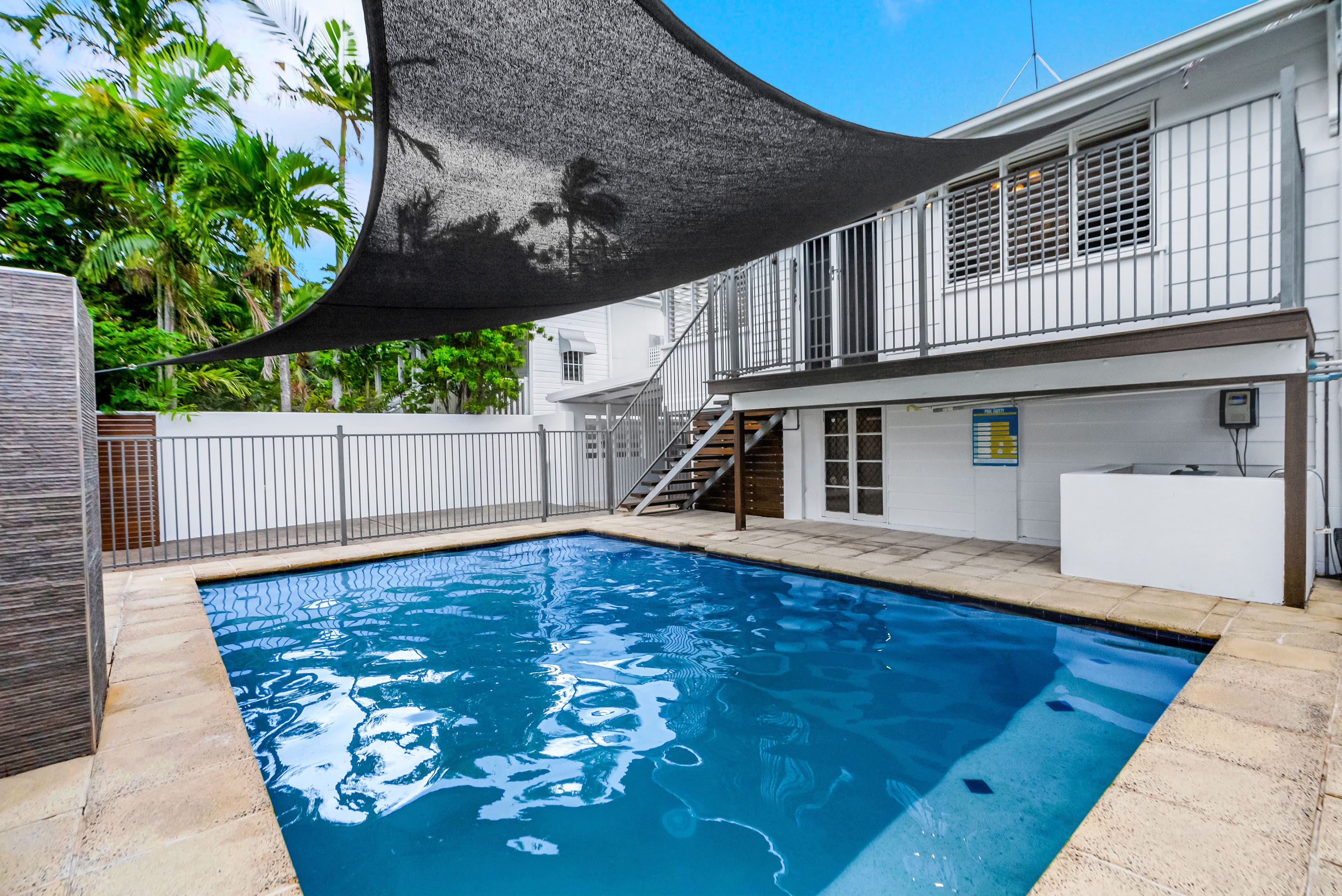 32 Charles Street, Cairns North QLD 4870, Cairns North - Thumbnail 2