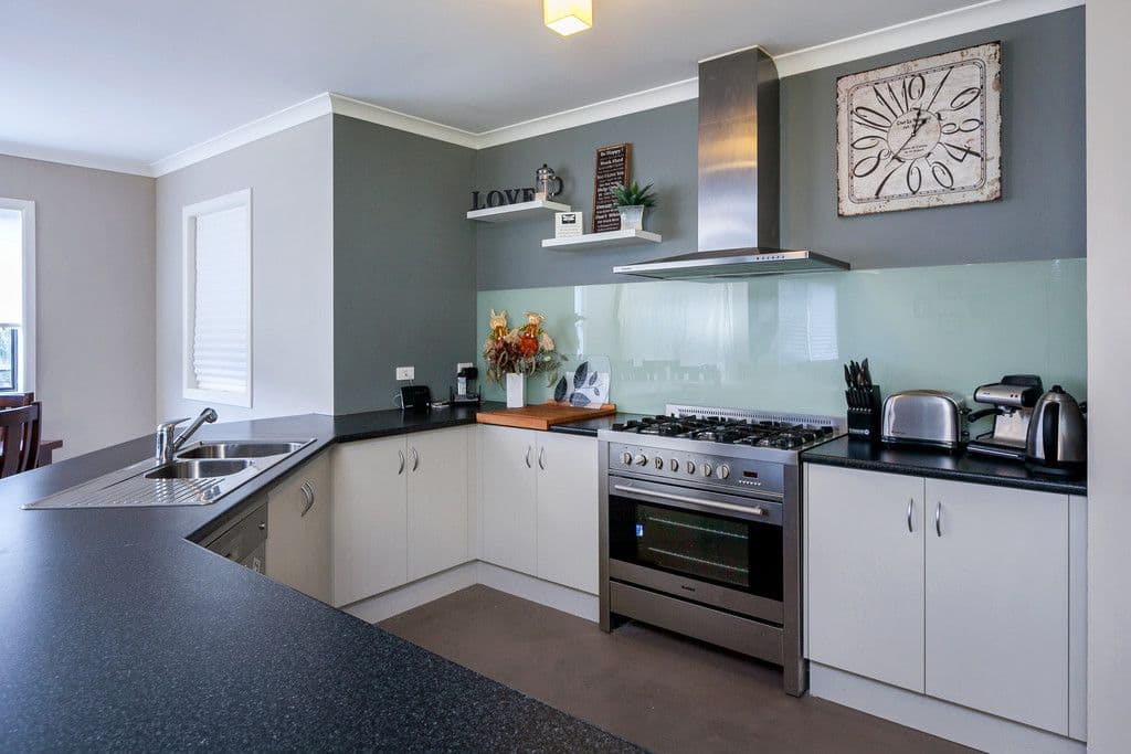 13 Tara Valley Crescent, DOREEN VIC 3754, Doreen - Thumbnail 2