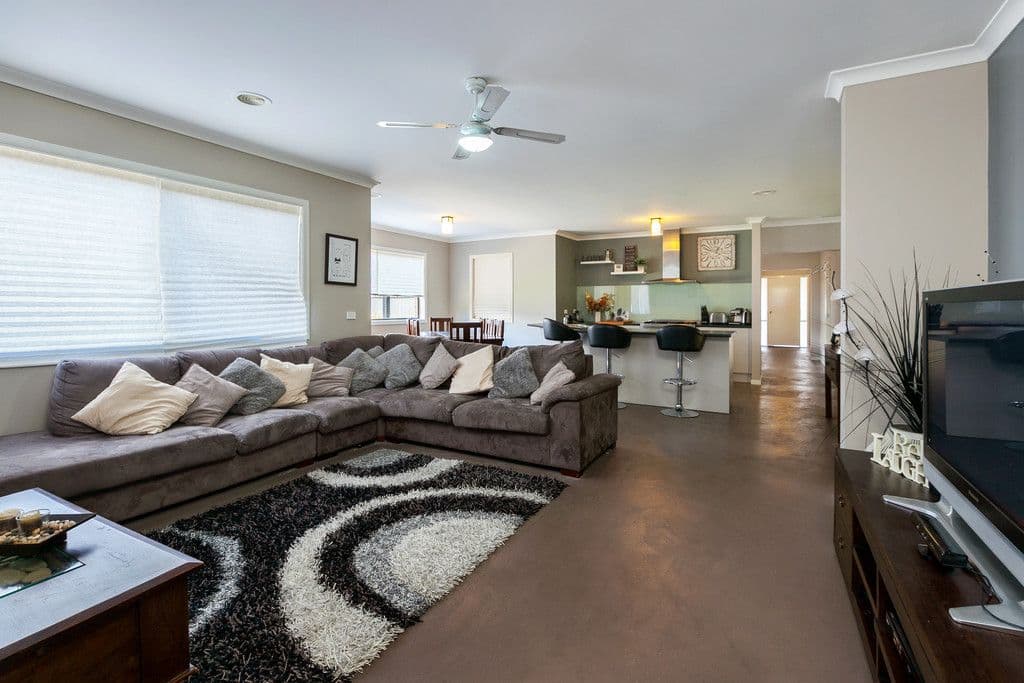 13 Tara Valley Crescent, DOREEN VIC 3754, Doreen - Thumbnail 3