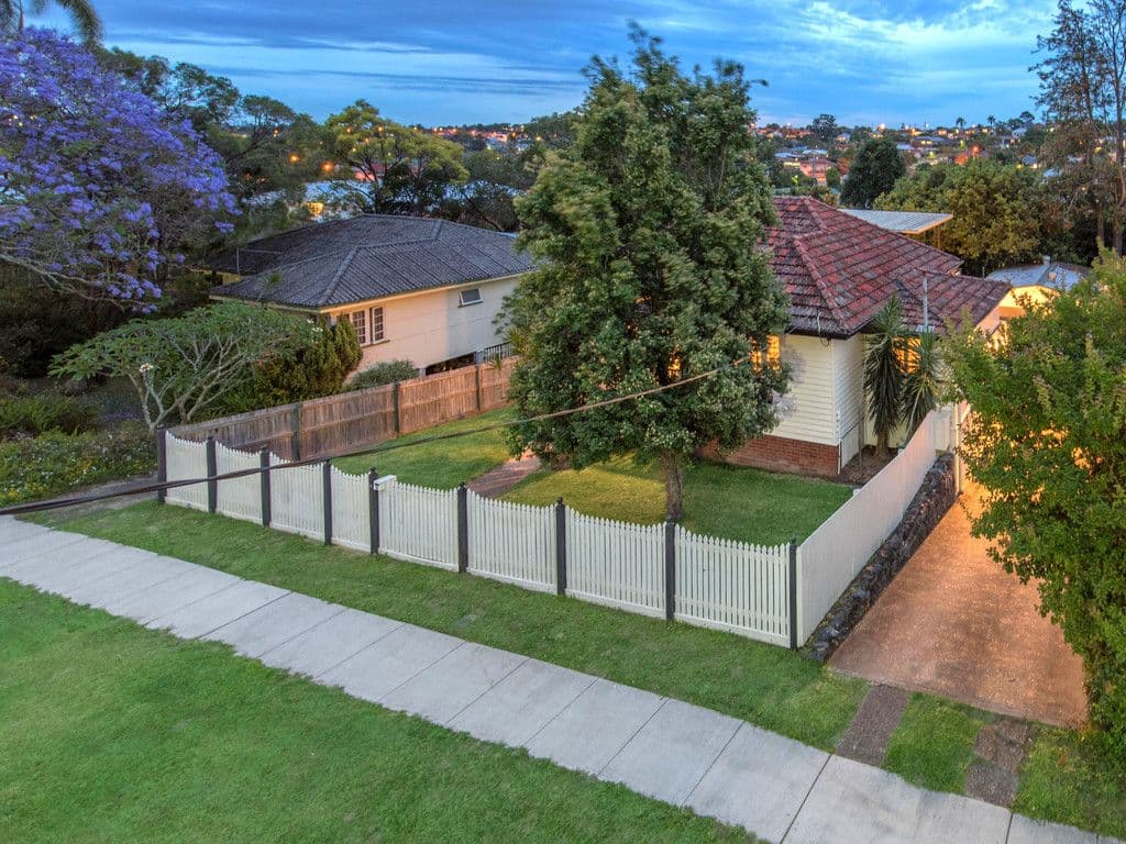 11 Cressey Street, Wavell Heights QLD 4012, Wavell Heights - Thumbnail 2