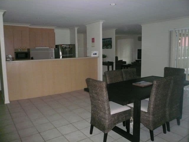 15 Ballybunyon Crescent, HOPE ISLAND QLD 4212, Hope Island - Thumbnail 6