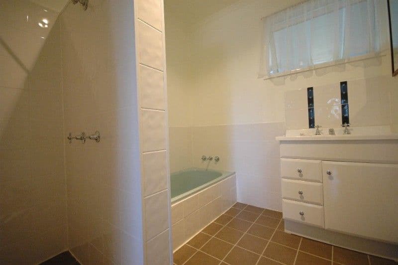13 Talbot Street, HARRISTOWN QLD 4350, Harristown - Thumbnail 4