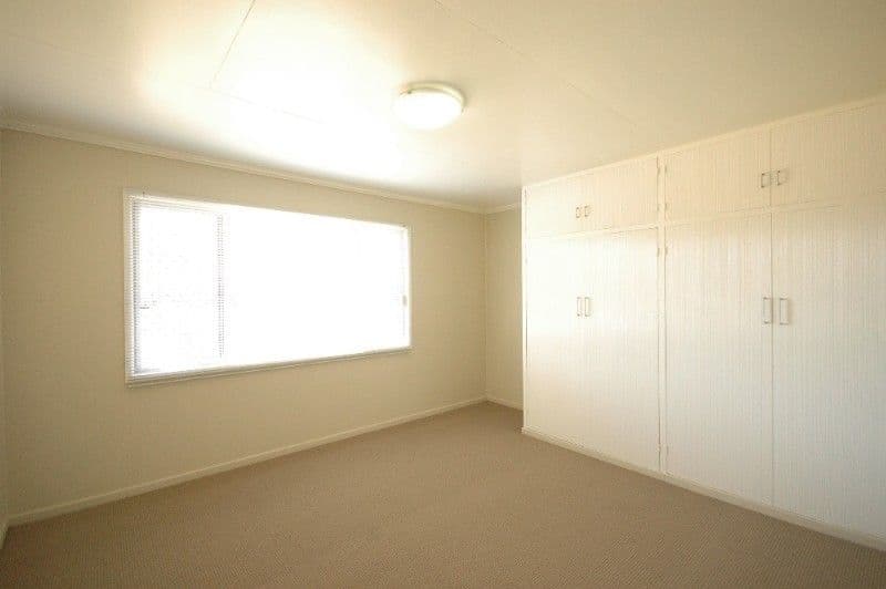 13 Talbot Street, HARRISTOWN QLD 4350, Harristown - Thumbnail 5