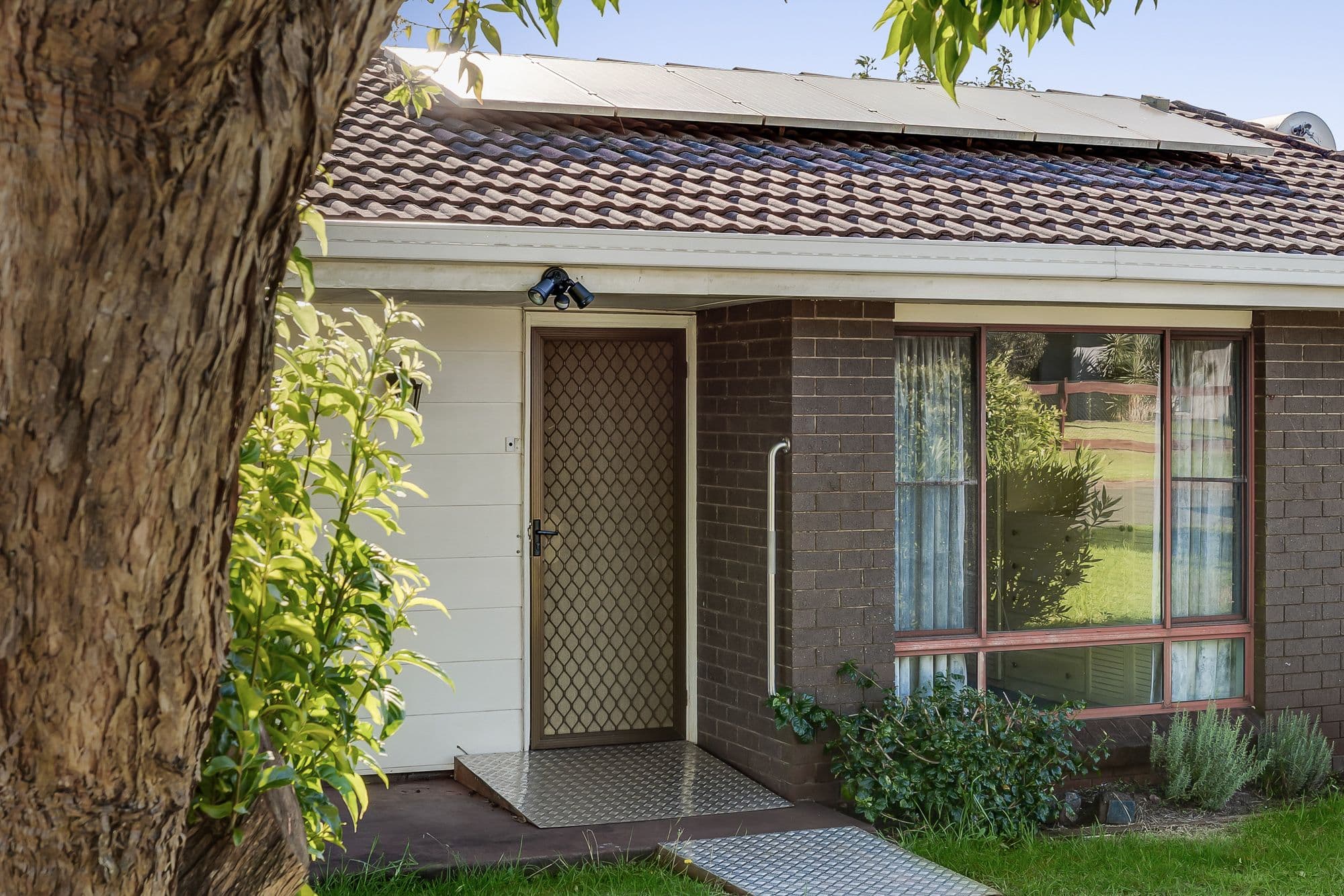 37 Arabian Street, Harristown QLD 4350, Harristown - Thumbnail 2