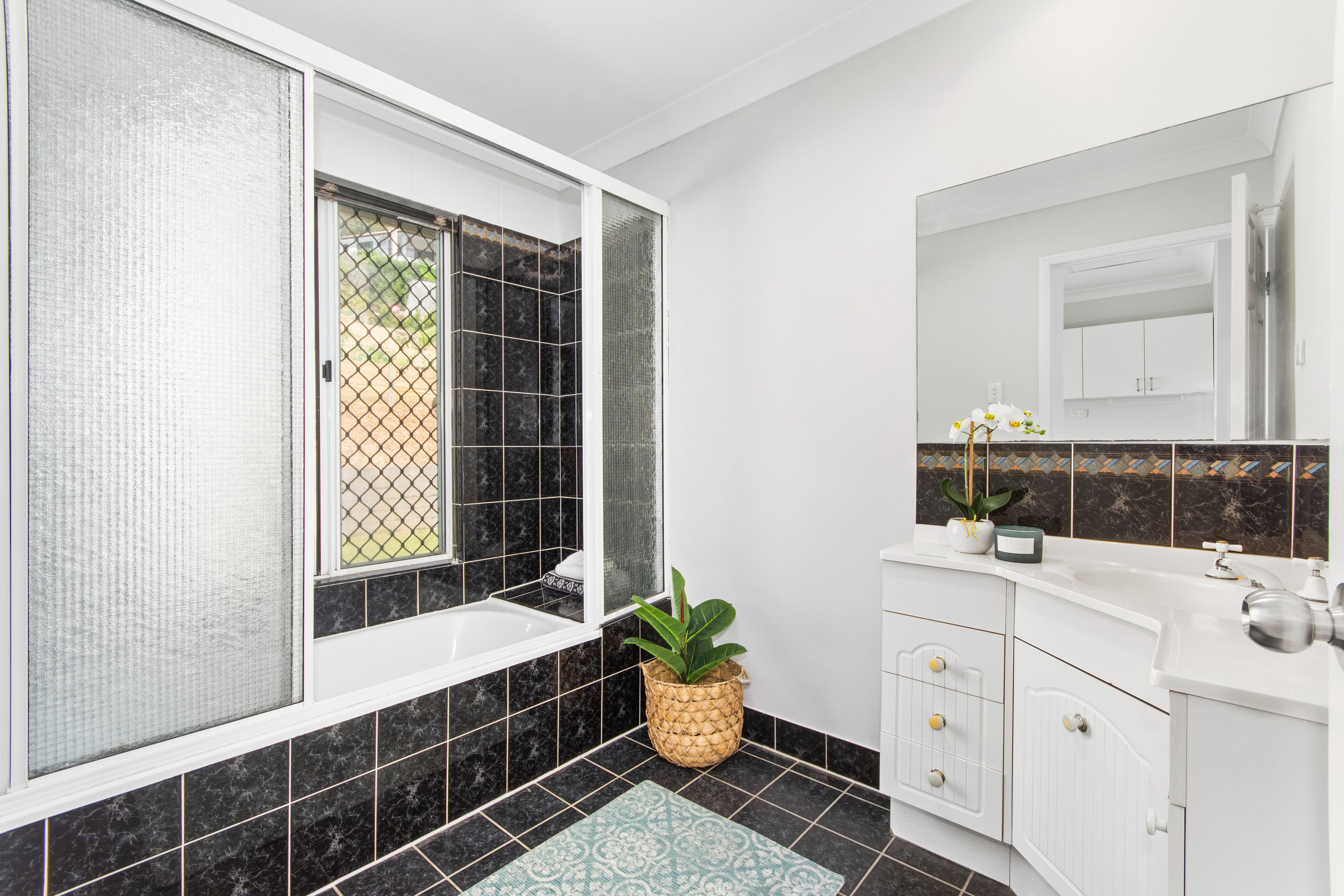 25 Nettleton Street, Mount Louisa QLD 4814, Mount Louisa - Thumbnail 8