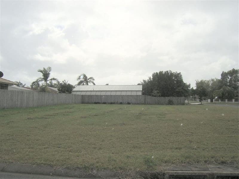 30  Deloraine Avenue, URANGAN QLD 4655, Urangan - Thumbnail 6