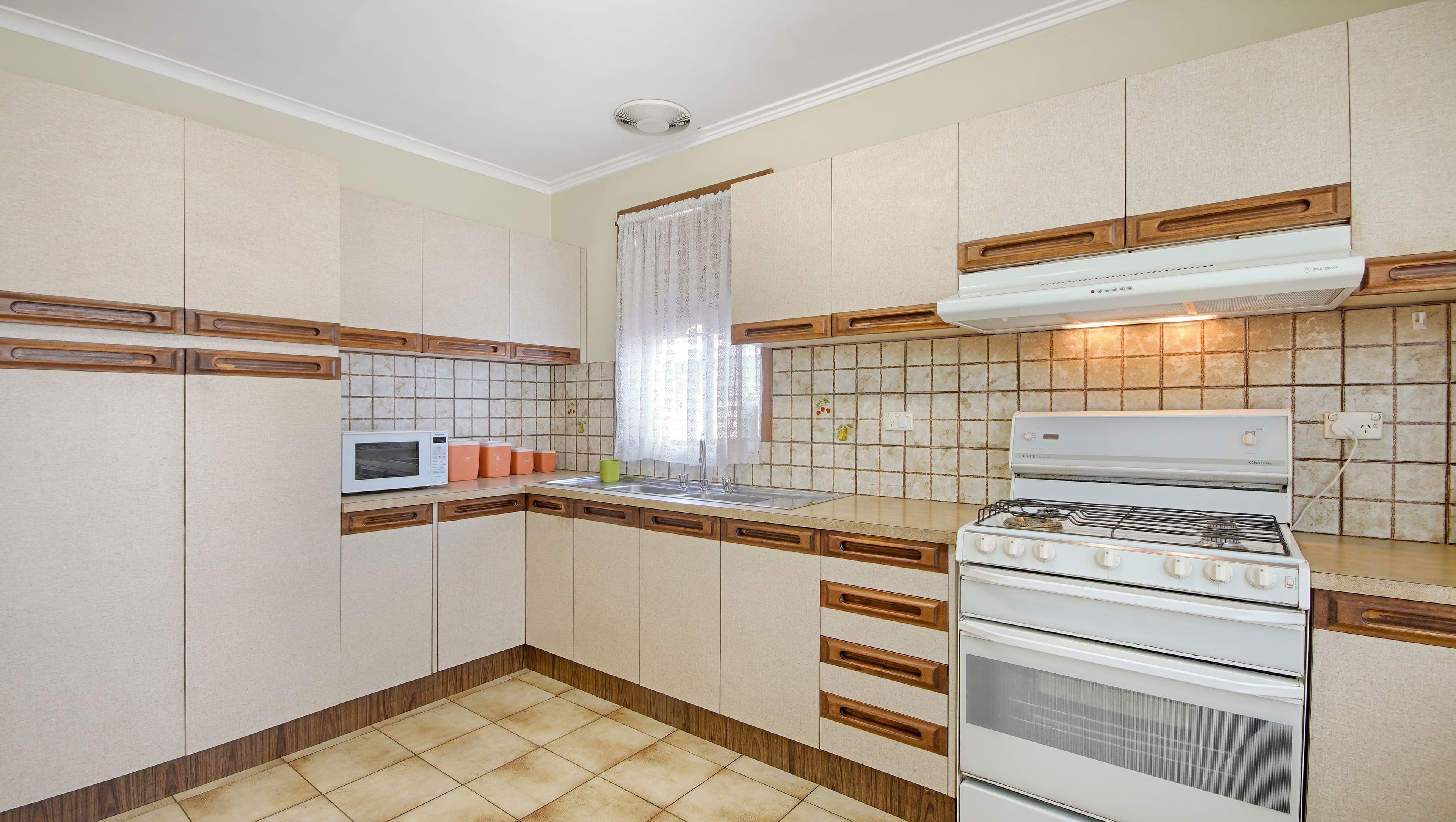 36 Yarra Avenue, Reservoir VIC 3073, Reservoir - Thumbnail 5