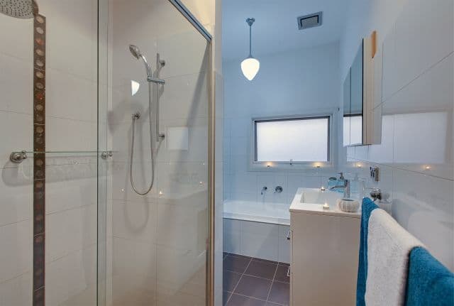 4 Palm Avenue, Reservoir VIC 3073, Reservoir - Thumbnail 8