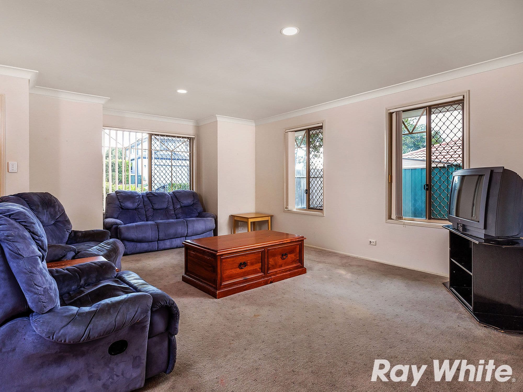 6 Red Pine Court, Calamvale QLD 4116, Calamvale - Thumbnail 2