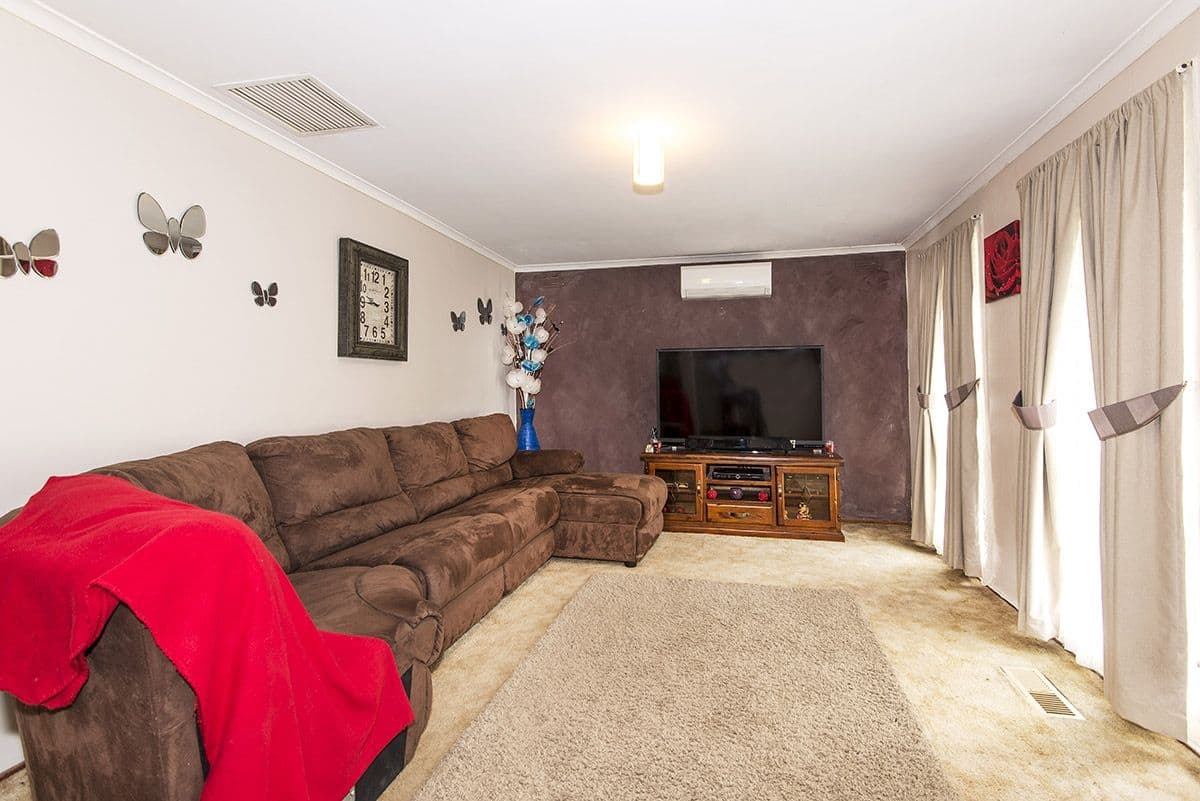 49 Lowalde Drive, Epping VIC 3076, Epping - Thumbnail 4