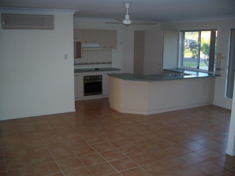 63 Kilsay Crescent, MEADOWBROOK QLD 4131, Meadowbrook - Thumbnail 6