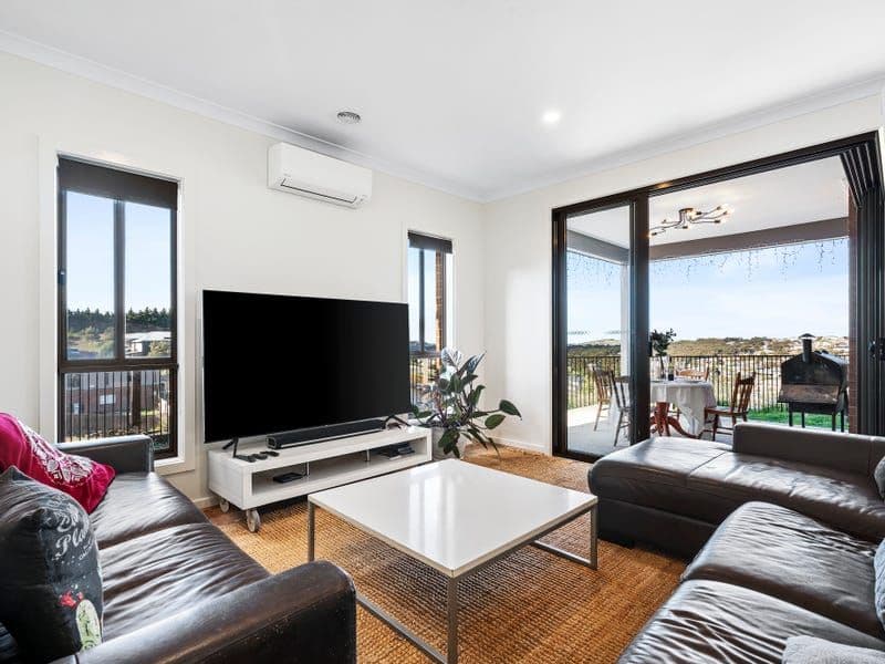 90 Retreat Crescent, Sunbury VIC 3429, Sunbury - Thumbnail 3