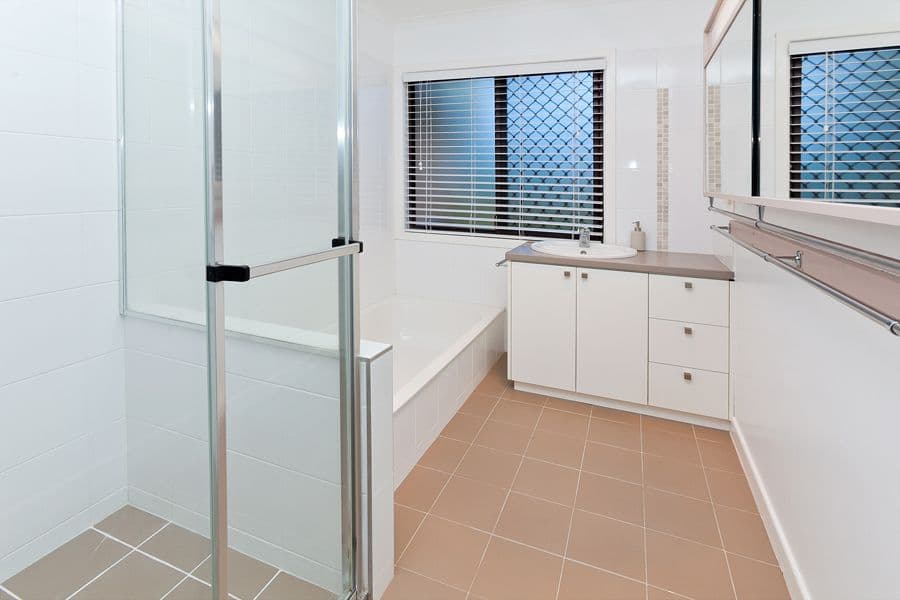 7 Carloch Street, Holland Park West QLD 4121, Holland Park West - Thumbnail 6
