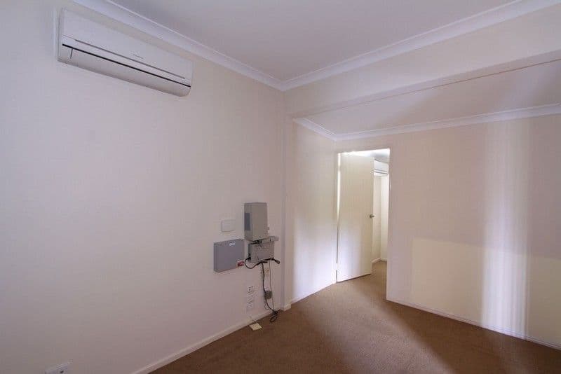 208 Walker Street, SVENSSON HEIGHTS QLD 4670, Svensson Heights - Thumbnail 4