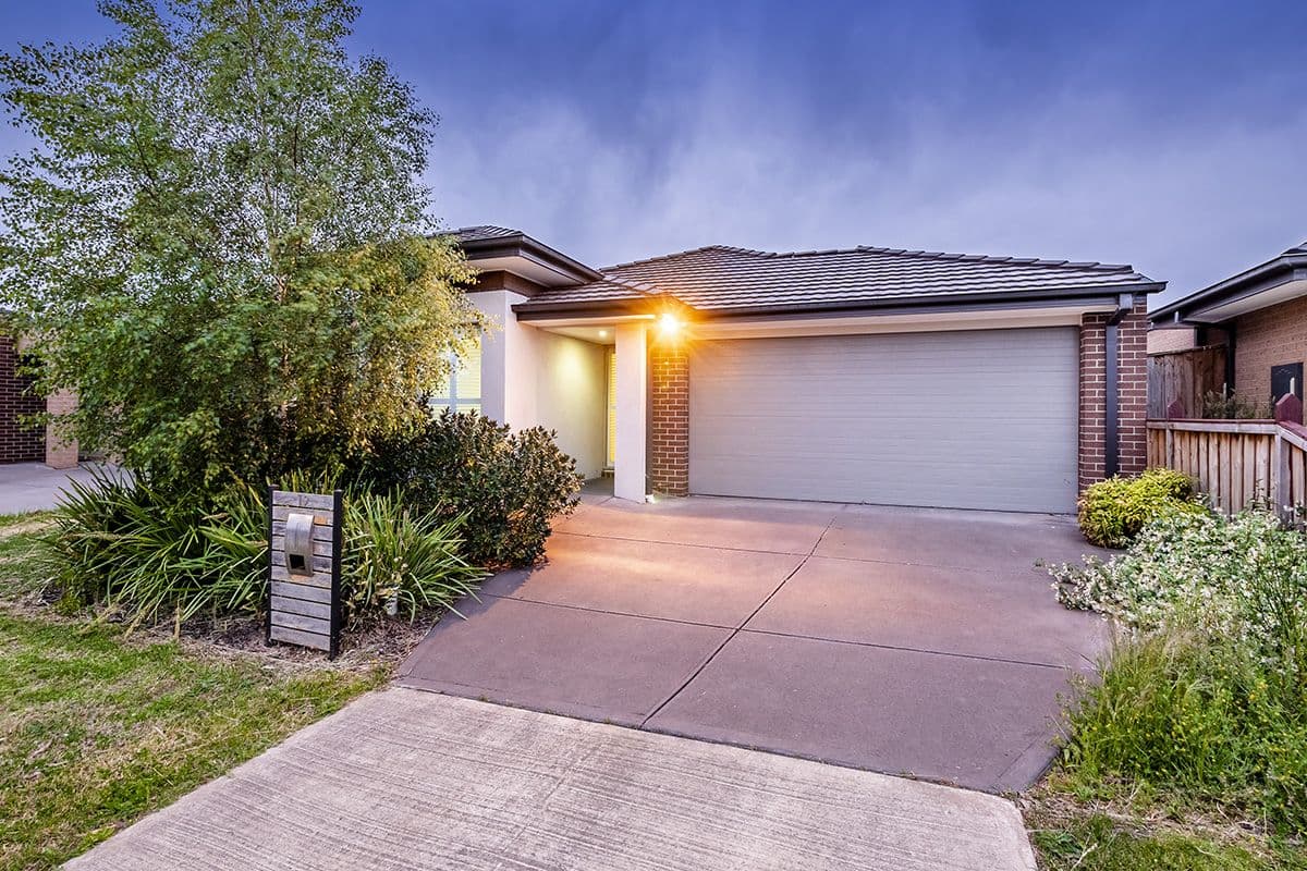 19 Glenelg Street, Clyde North VIC 3978, Clyde North - Image 1