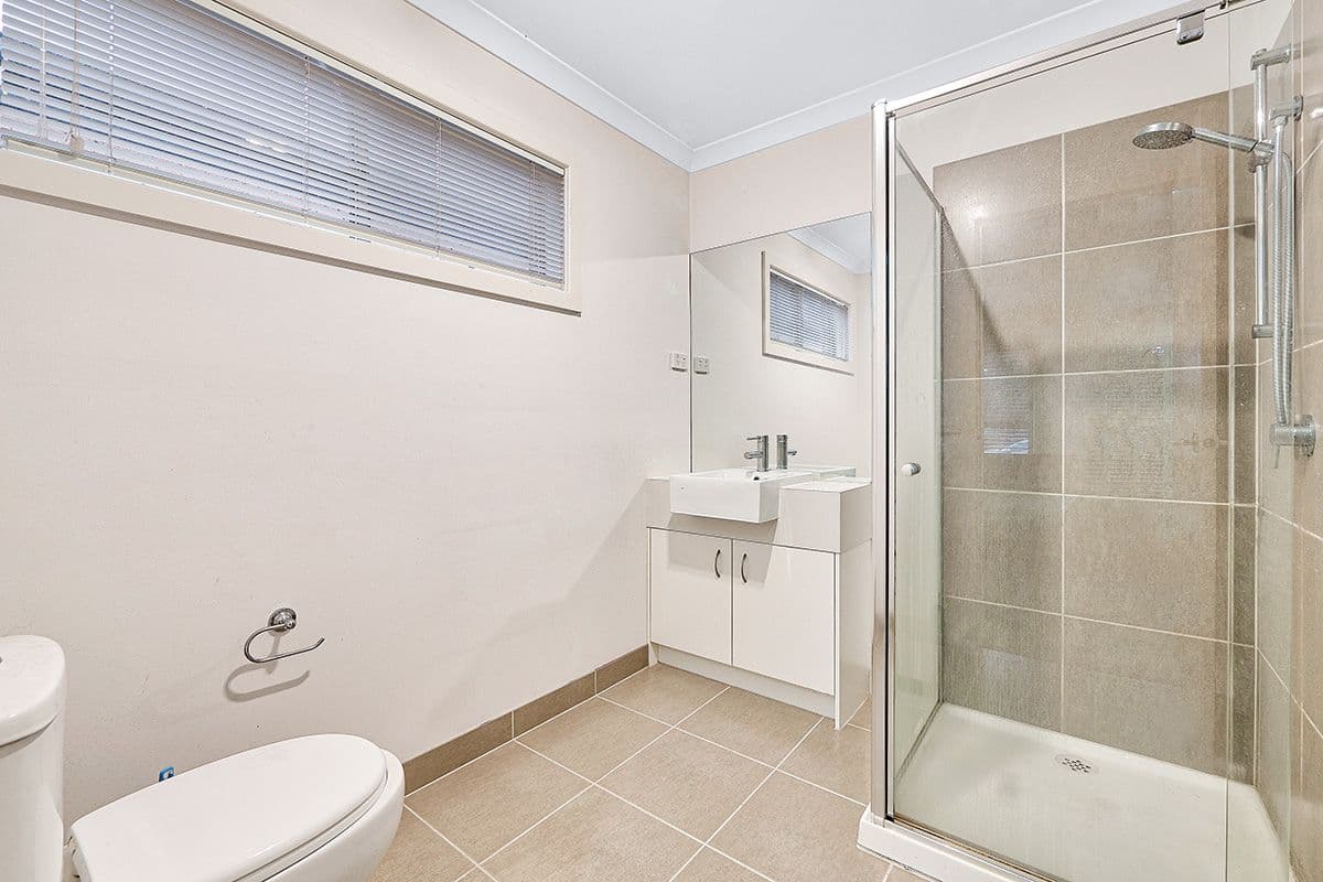 19 Glenelg Street, Clyde North VIC 3978, Clyde North - Thumbnail 3