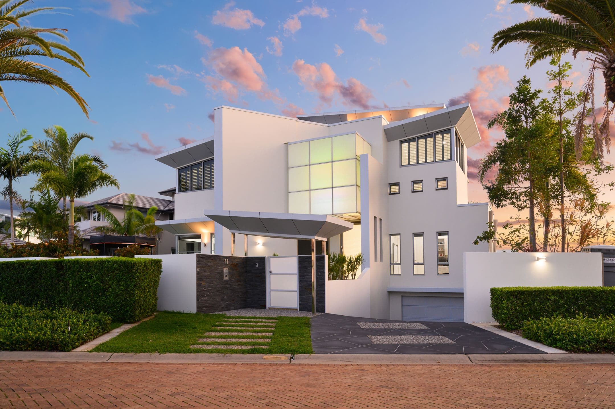 11 Knightsbridge Parade East, Sovereign Islands QLD 4216, Sovereign Islands - Image 1