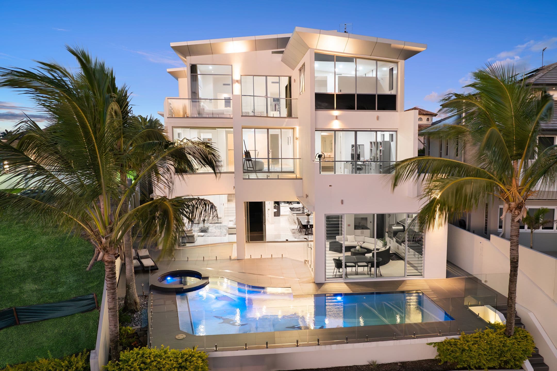 11 Knightsbridge Parade East, Sovereign Islands QLD 4216, Sovereign Islands - Thumbnail 2
